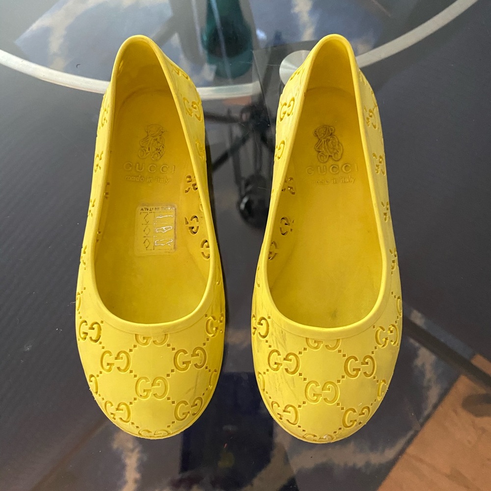 Well loved Gucci flats